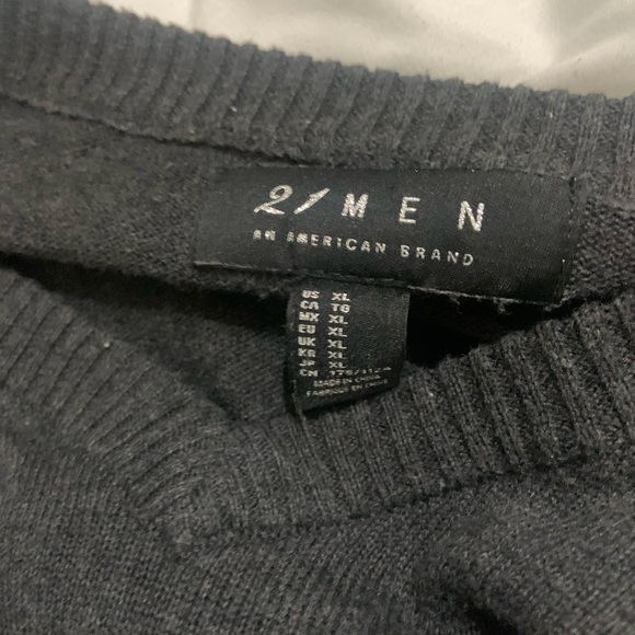 21 men - Picture 2 of 3